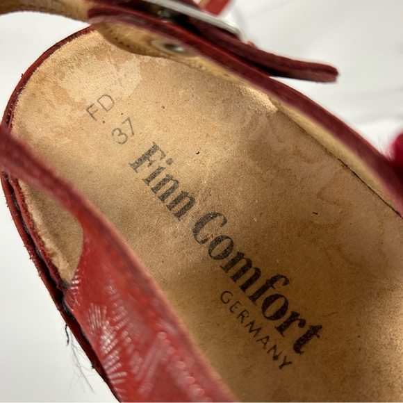Finn Comfort Women's Red Sandals - Picture 7 of 8